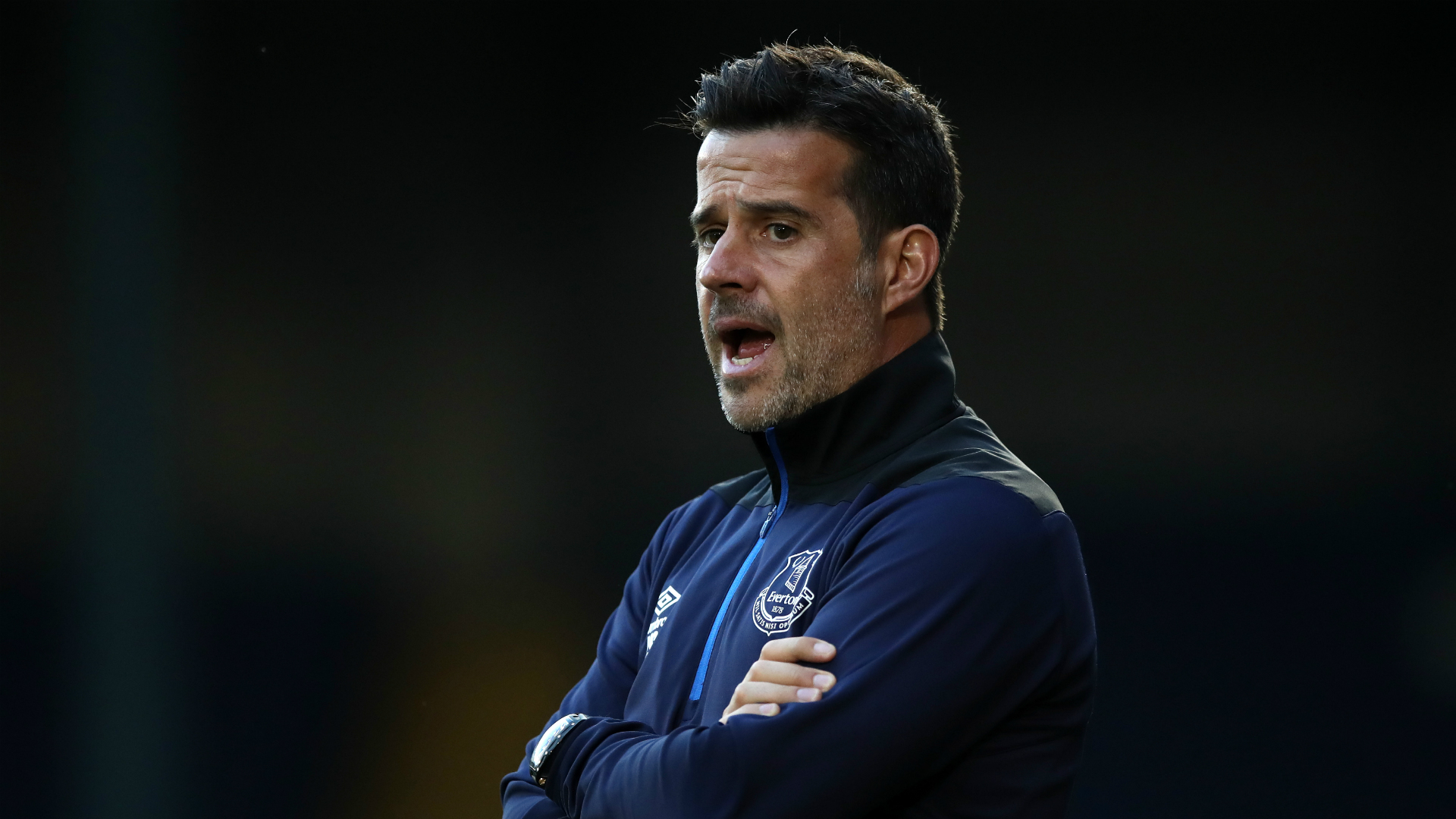 加强法律执 加强法律执